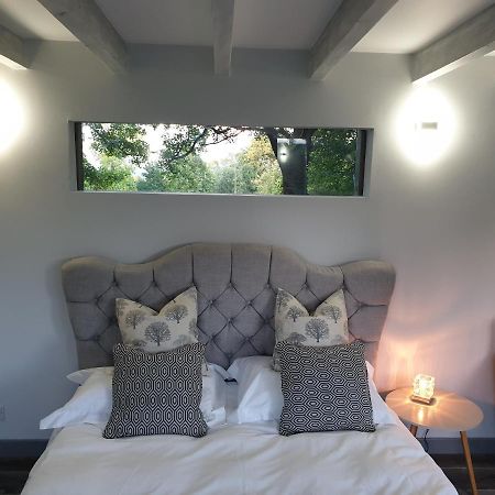 The Cozy Shed Hotel Stow-on-the-Wold Exterior photo
