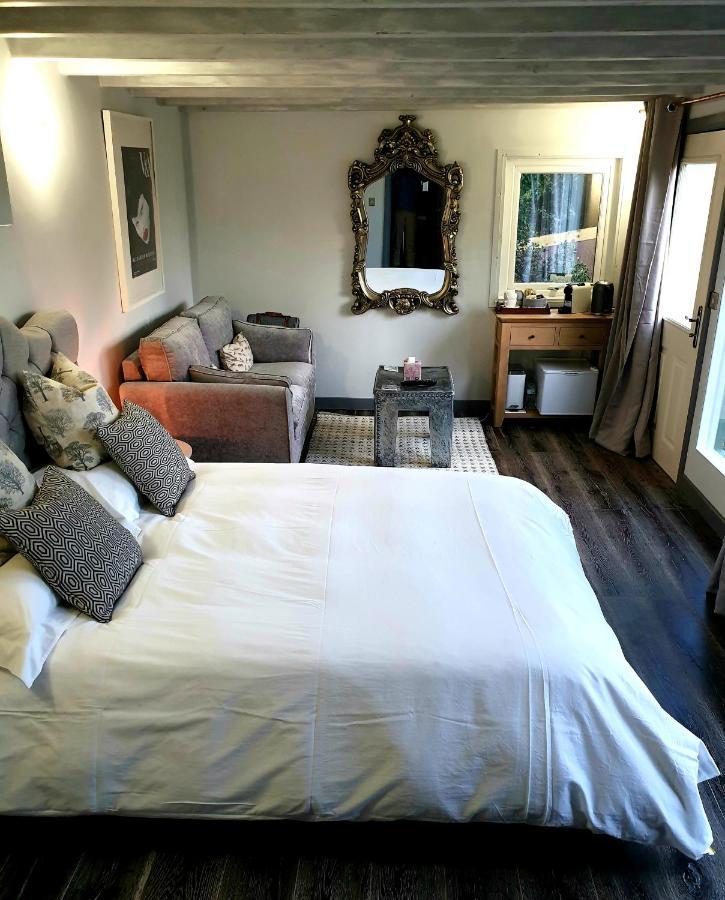 The Cozy Shed Hotel Stow-on-the-Wold Exterior photo