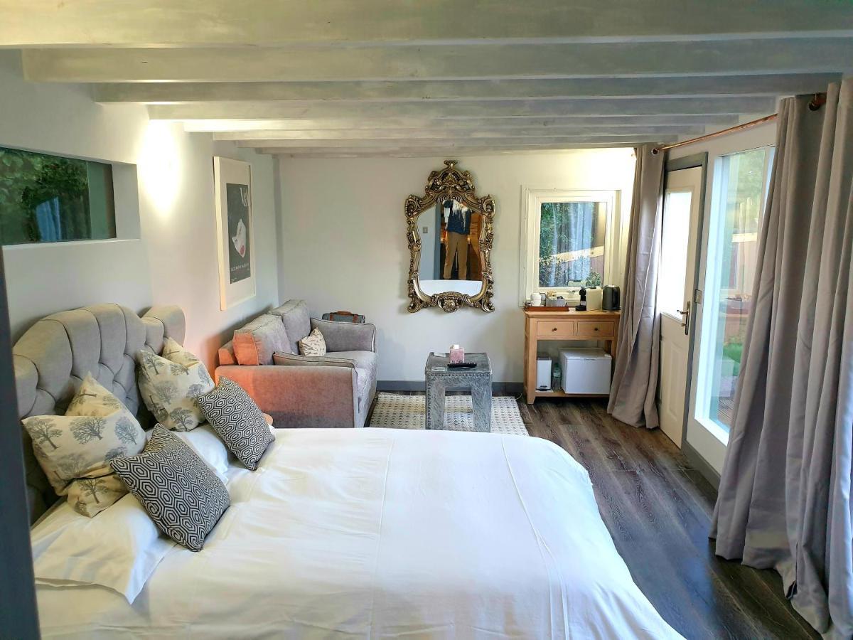 The Cozy Shed Hotel Stow-on-the-Wold Exterior photo