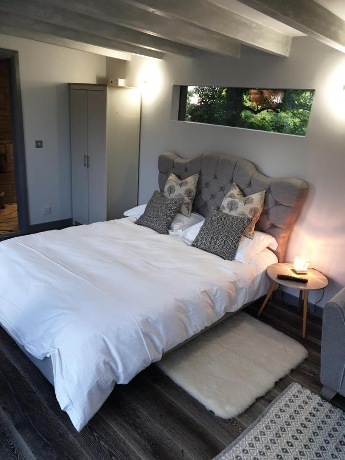The Cozy Shed Hotel Stow-on-the-Wold Exterior photo
