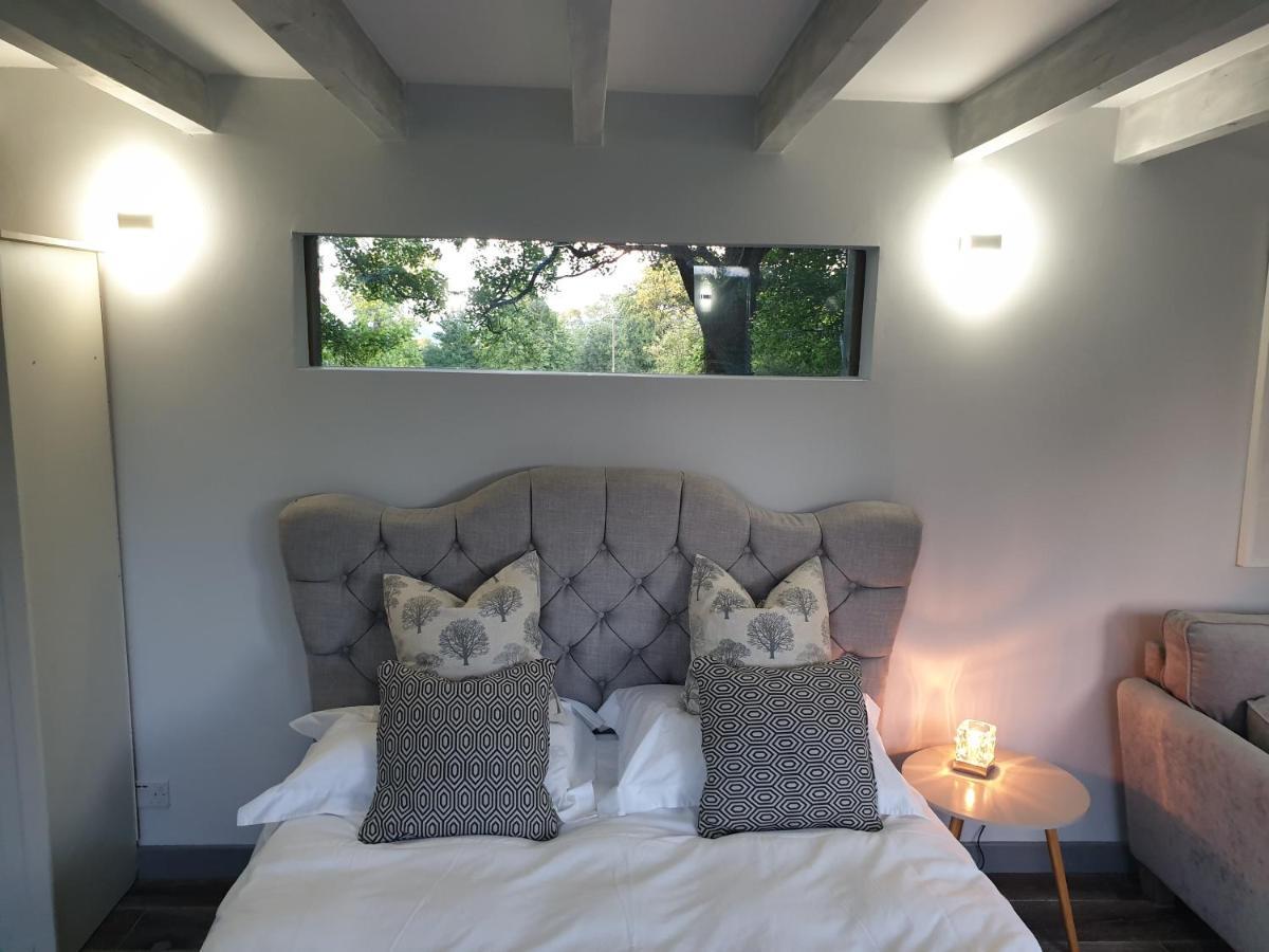 The Cozy Shed Hotel Stow-on-the-Wold Exterior photo